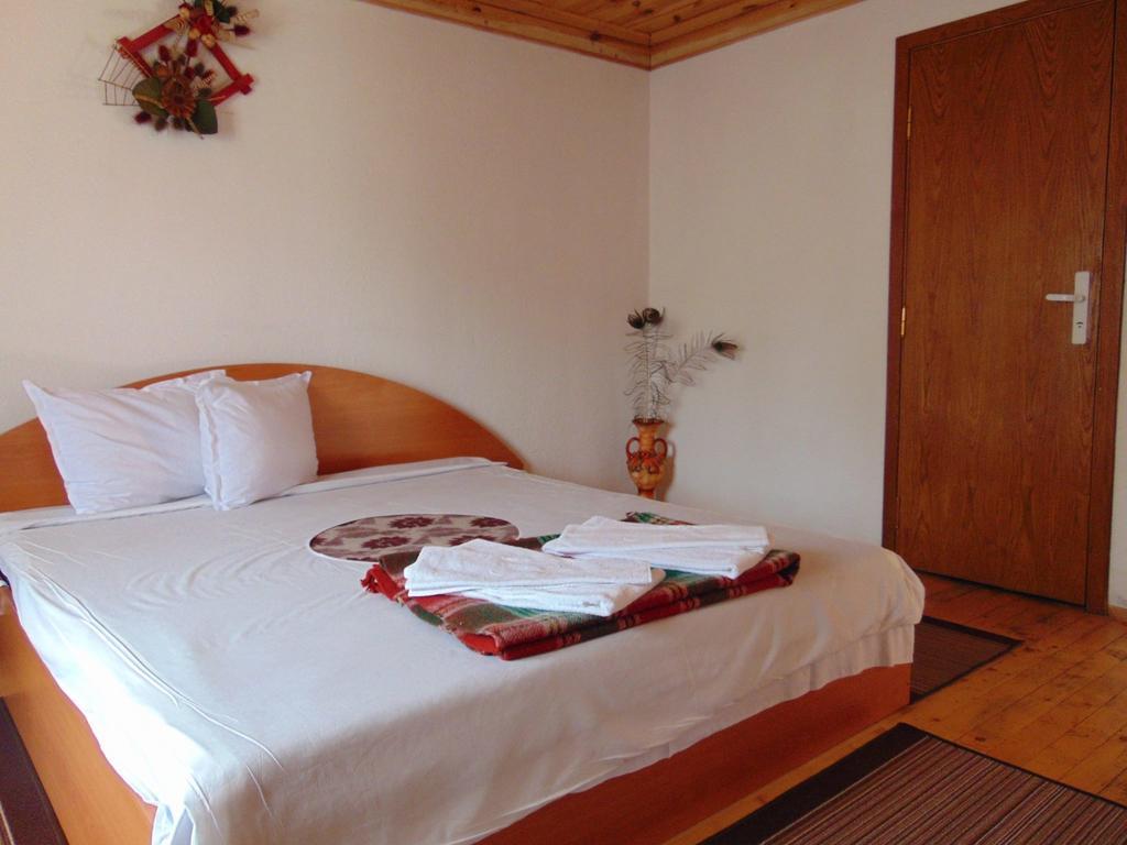 Sarafova Guest House Koprivshtitsa Habitación foto